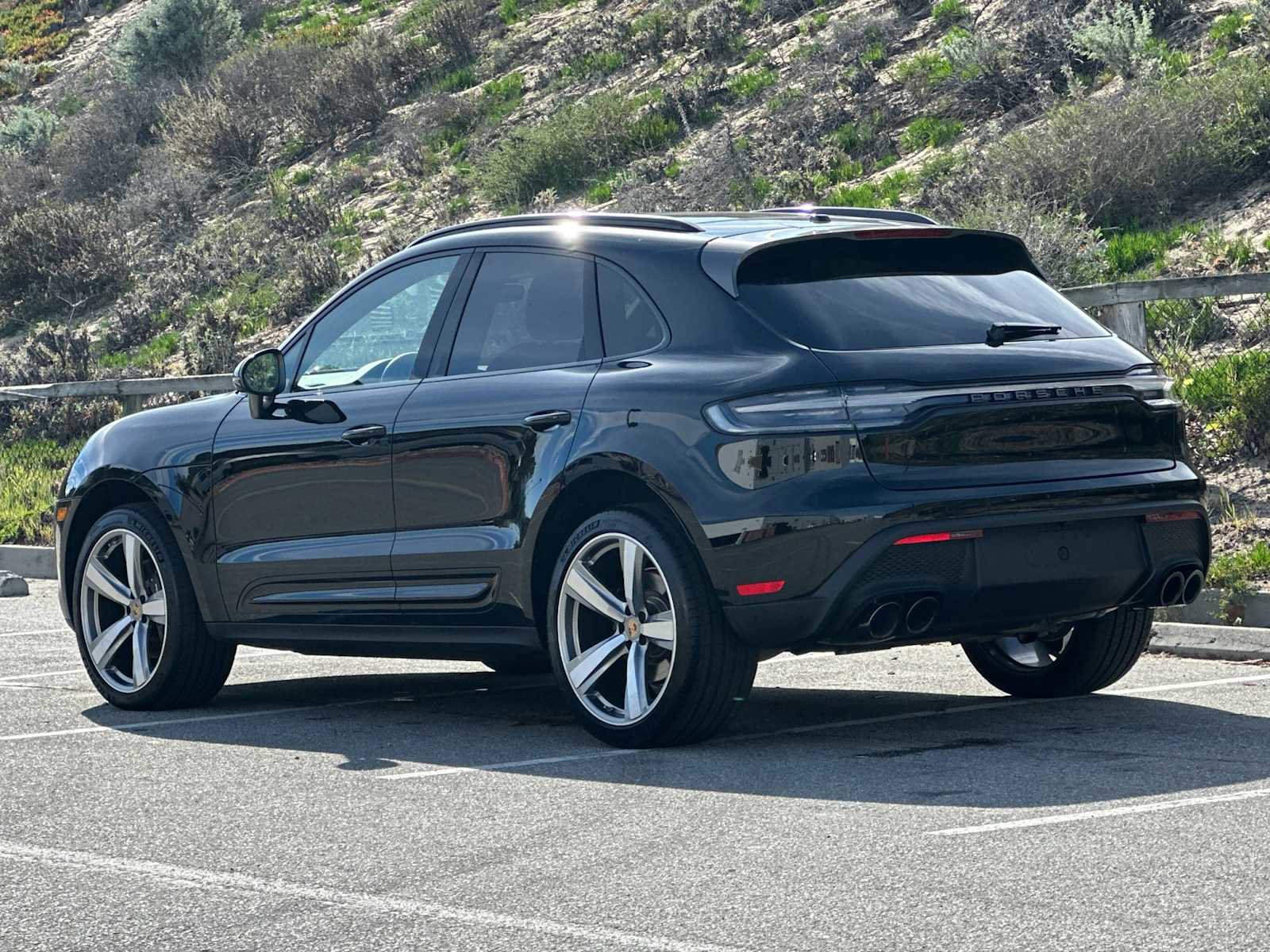 Used 2025 Porsche Macan Turbo image 3