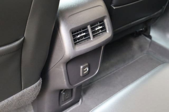Used 2024 GMC Terrain SLT FWD image 18