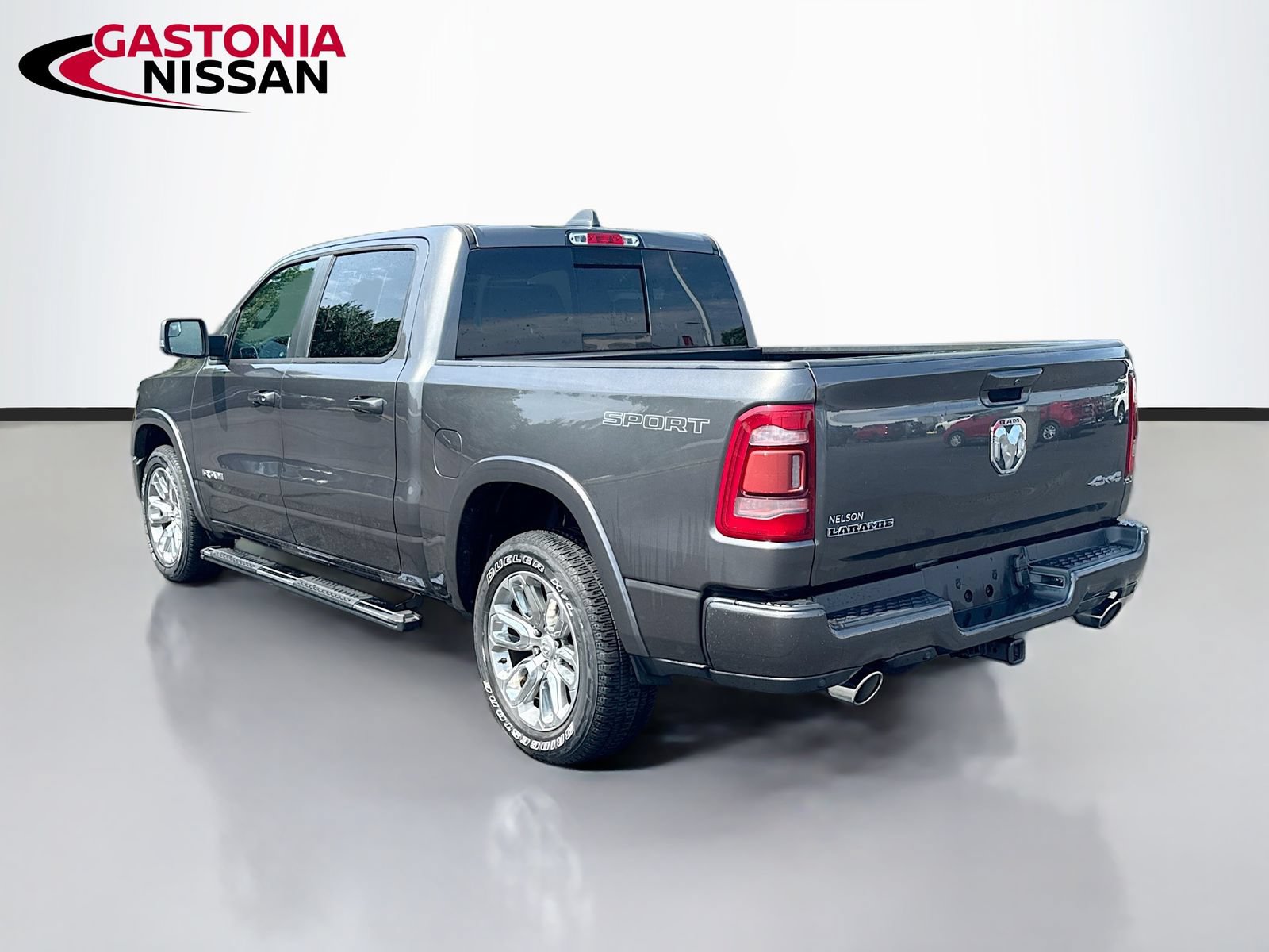 Used 2022 RAM 1500 Laramie w/ Sport Appearance Package AWD/4WD image 6