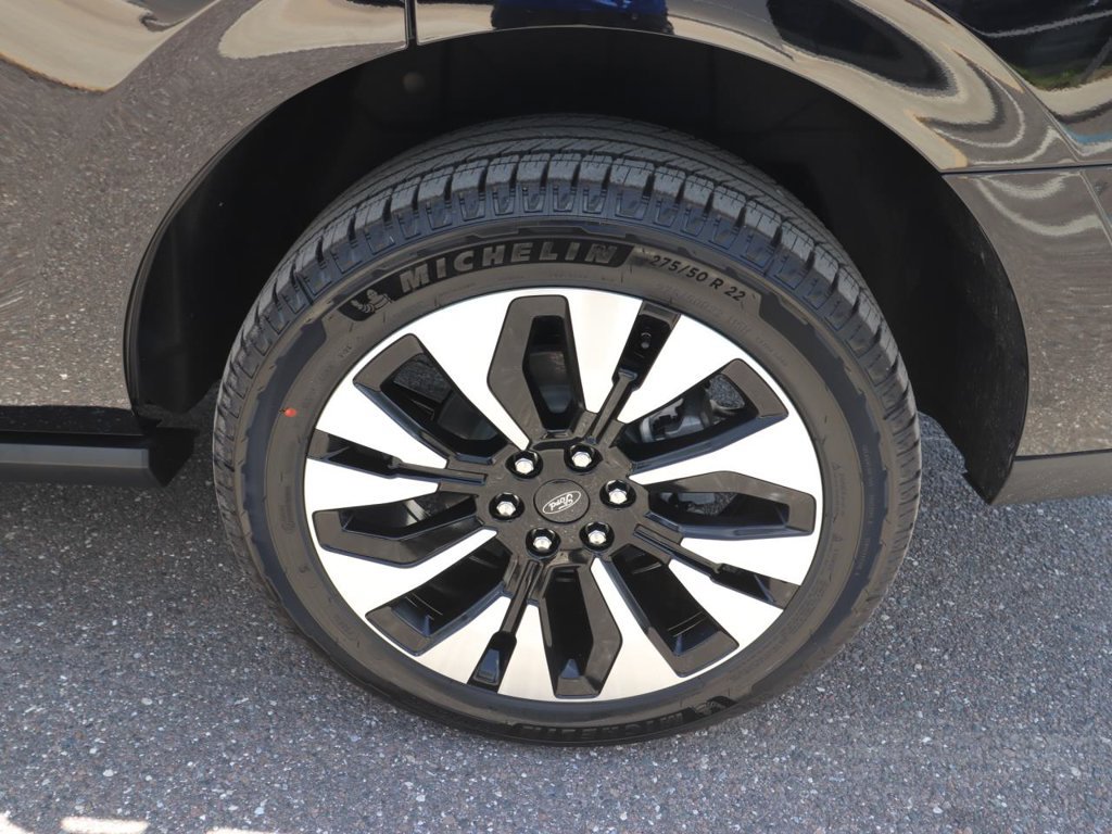 New 2027 Ford Expedition Platinum w/ Driver's Package RWD image 24