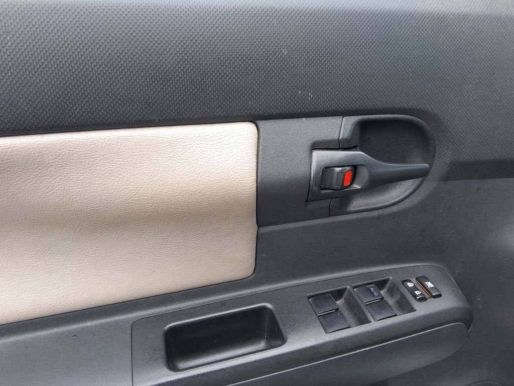 Used 2015 Scion xB image 12