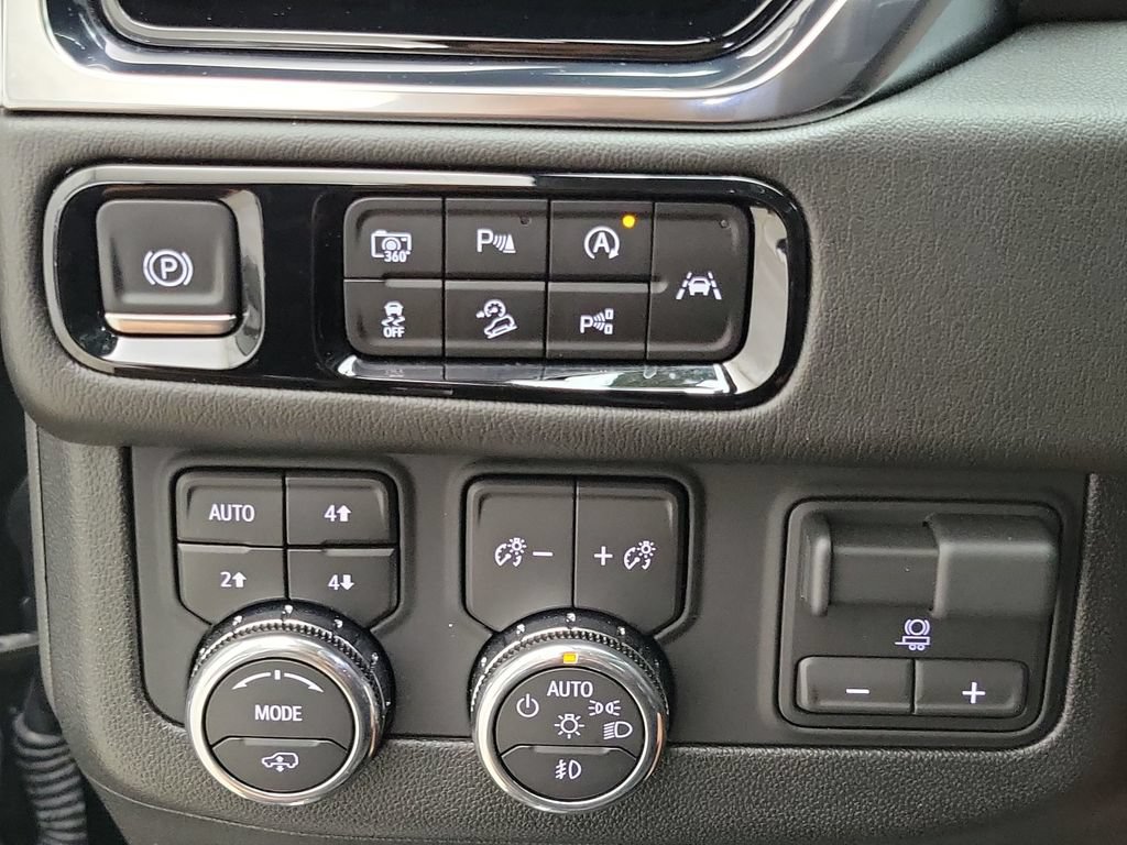 Certified 2025 GMC Yukon Denali w/ Denali Reserve Package AWD/4WD image 9
