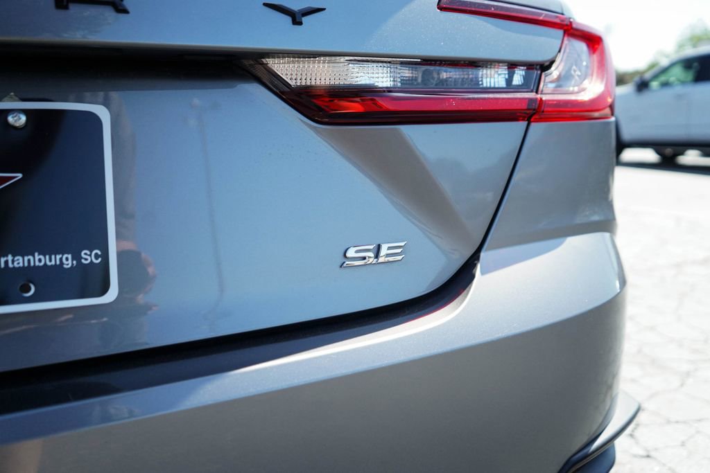 Used 2025 Toyota Camry SE w/ Convenience Package FWD image 19