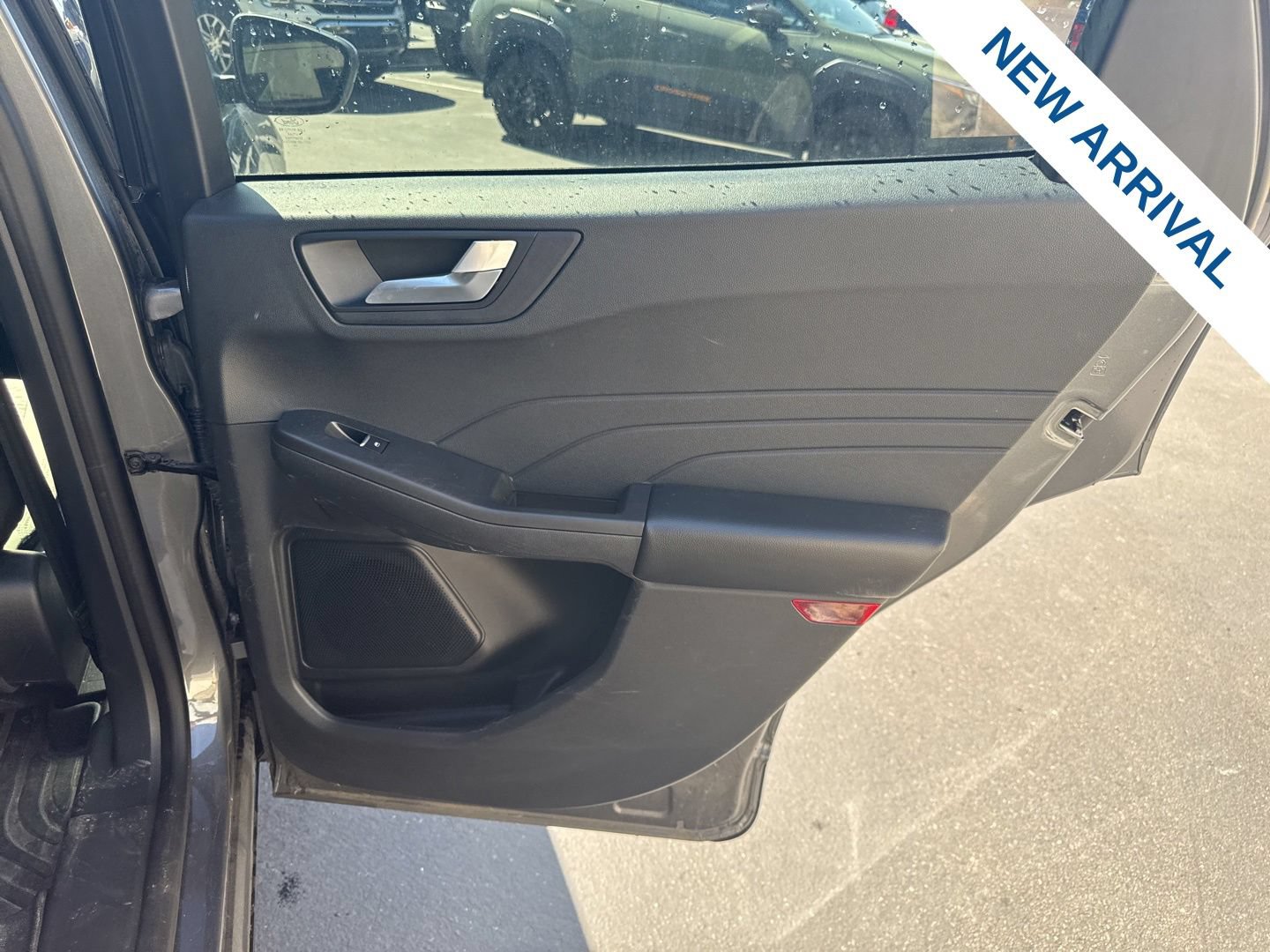 Used 2021 Ford Escape SE FWD image 12