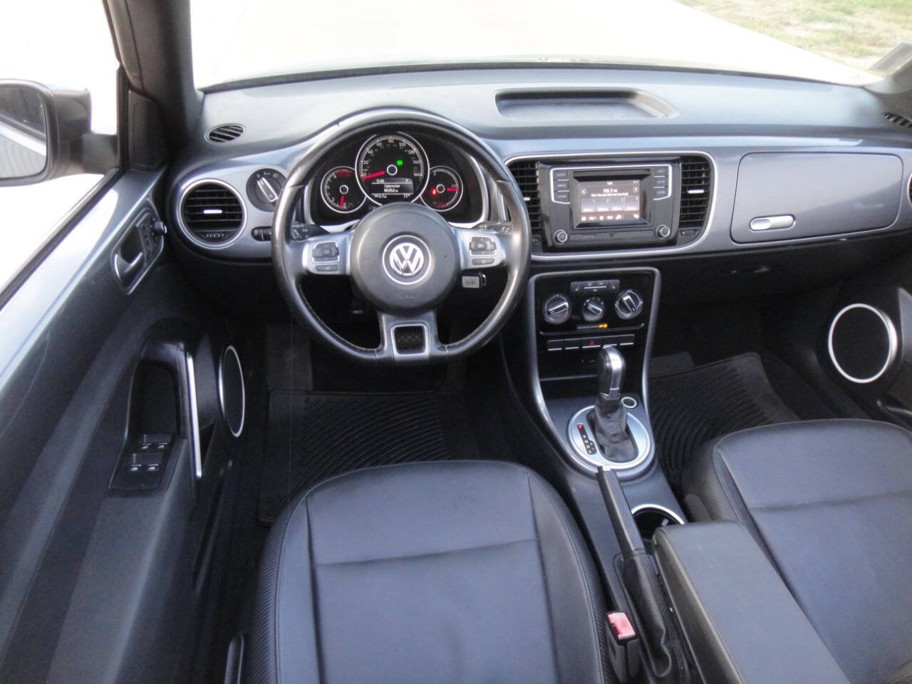Used 2017 Volkswagen Beetle 1.8T FWD image 6