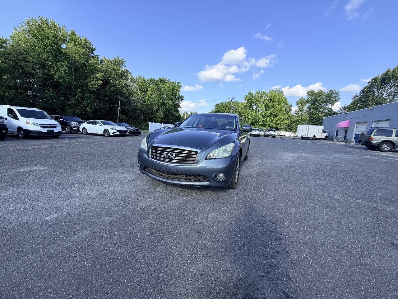 Used 2011 INFINITI M37 x w/ Premium Pkg AWD/4WD image 2