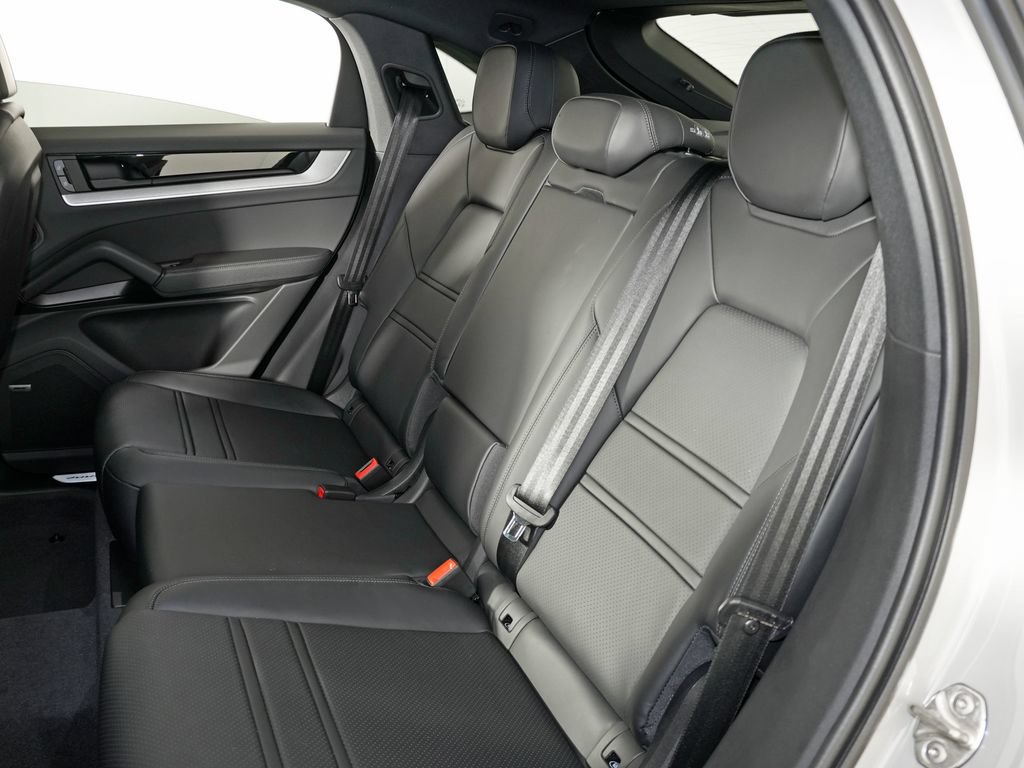 Certified 2026 Porsche Cayenne Coupe AWD/4WD image 34
