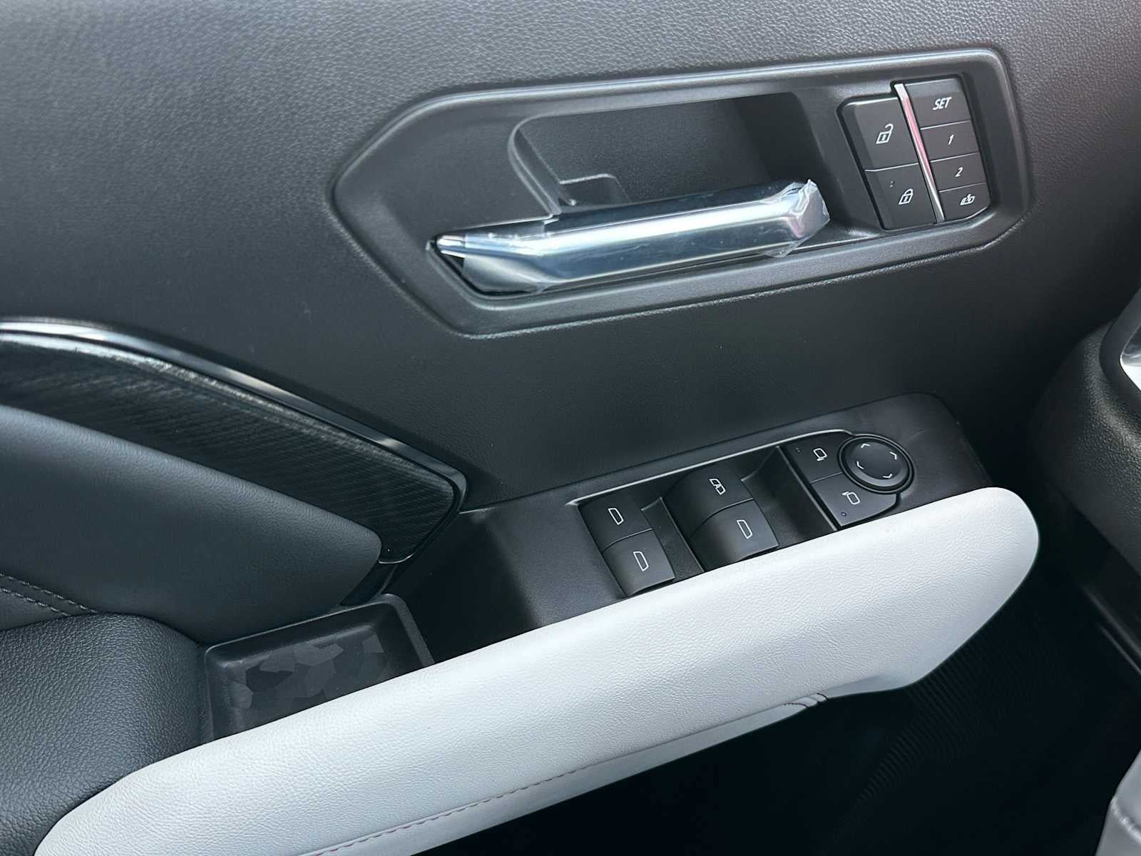 New 2026 GMC Canyon AT4X w/ AT4X AEV Edition AWD/4WD image 33