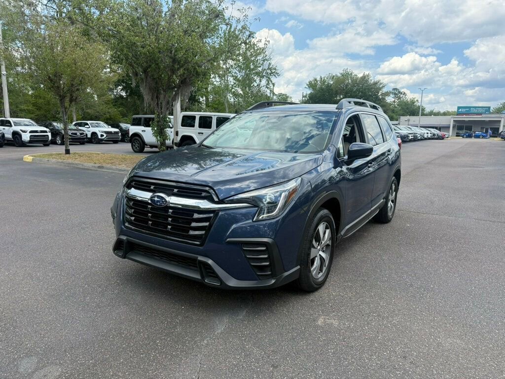 Used 2025 Subaru Ascent Premium AWD/4WD image 1