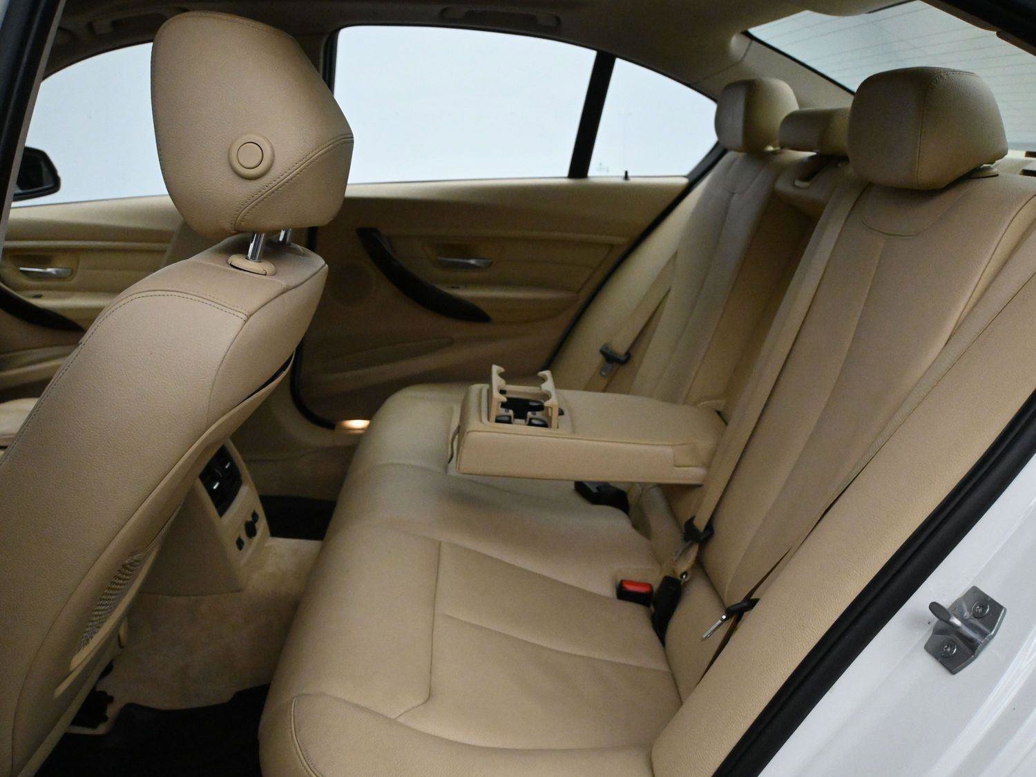 Used 2014 BMW 328i xDrive Sedan AWD/4WD image 11