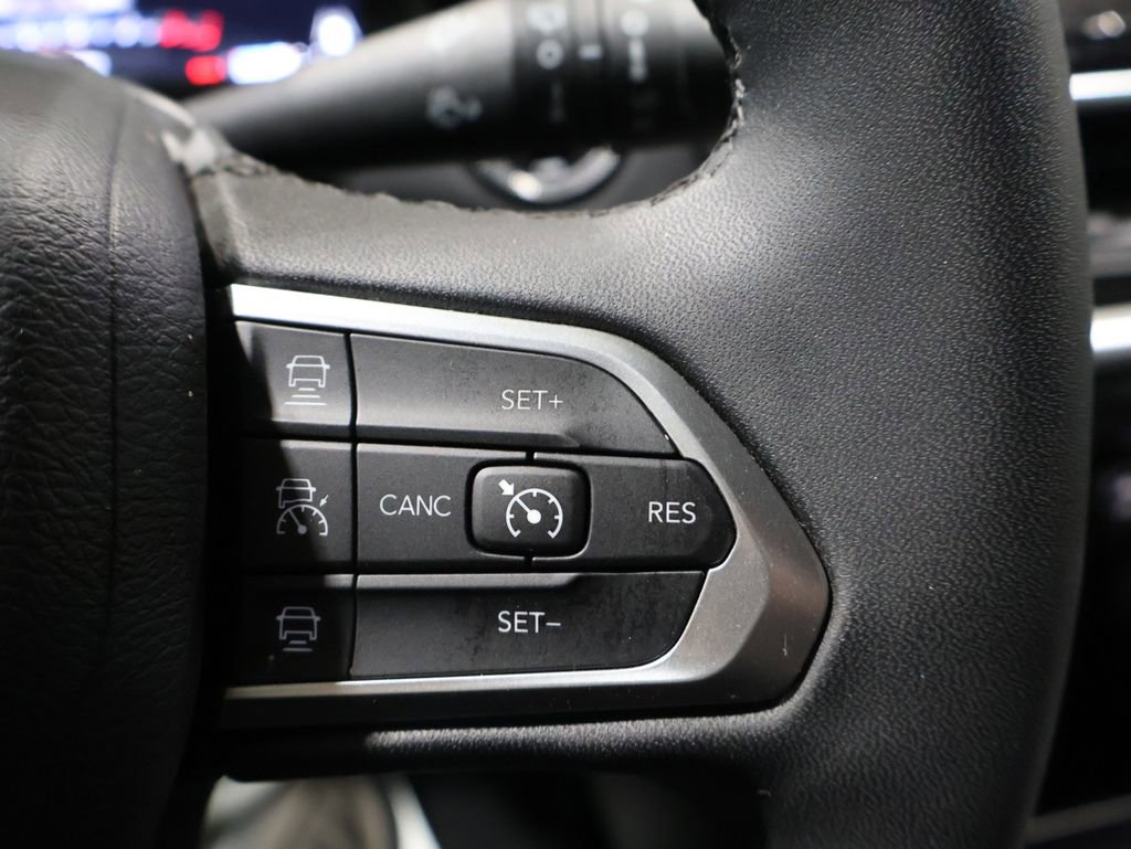 Used 2024 Jeep Compass Limited w/ High Altitude Package image 32