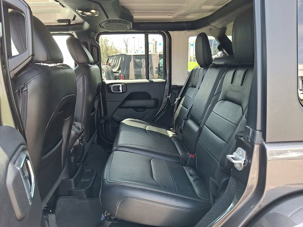 Used 2023 Jeep Wrangler Unlimited Sahara w/ Cold Weather Group AWD/4WD image 11