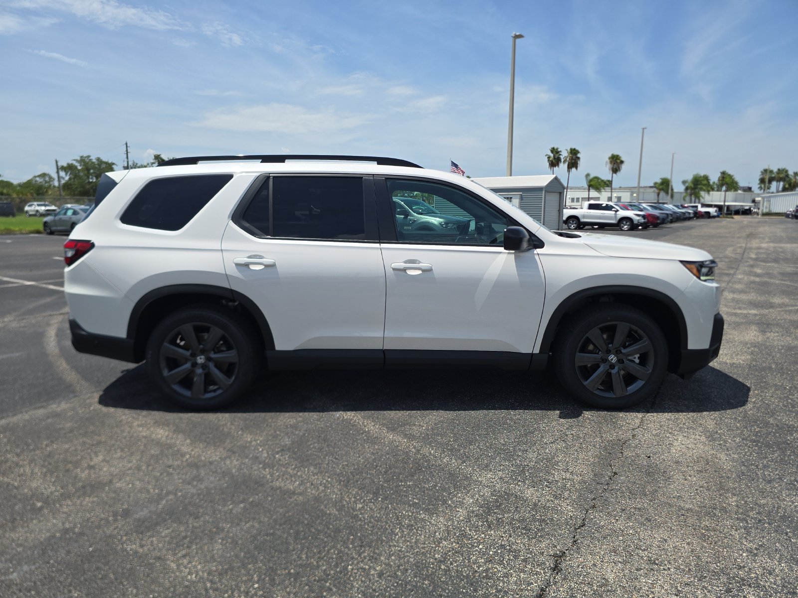 New 2026 Honda Pilot Sport image 3