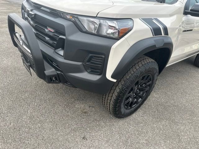 New 2026 Chevrolet Colorado Trail Boss w/ Off-Road Front Bumper Package AWD/4WD image 9