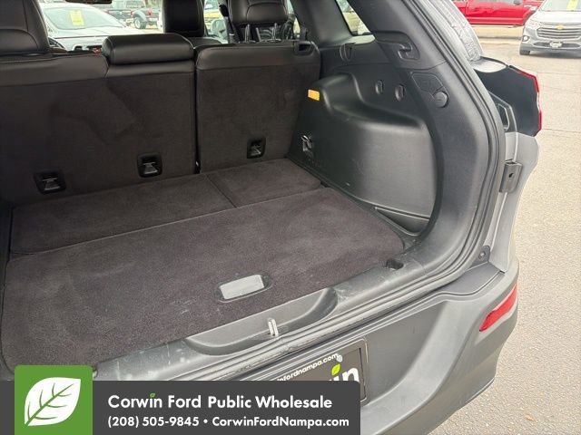 Used 2018 Jeep Cherokee Latitude Plus w/ Cold Weather Group image 31