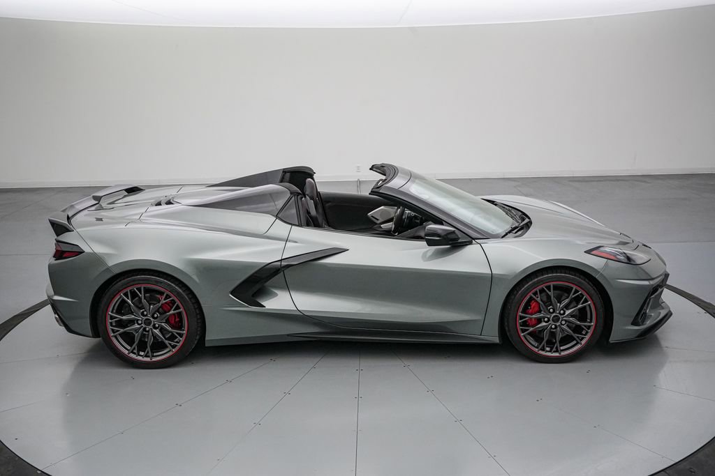 Used 2022 Chevrolet Corvette Stingray Premium Conv w/ Z51 Performance Package RWD image 4