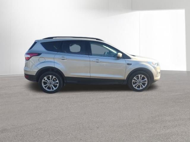 Used 2017 Ford Escape SE w/ Equipment Group 201A image 6