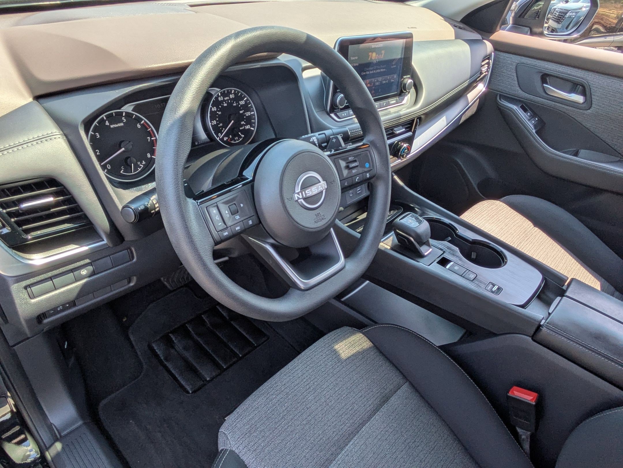 Certified 2023 Nissan Rogue SV FWD image 17