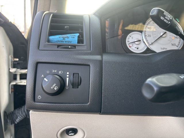 Used 2007 Chrysler 300 C w/ Protection Group II image 26