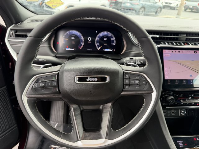 Used 2024 Jeep Grand Cherokee Limited w/ Black Appearance Package AWD/4WD image 22