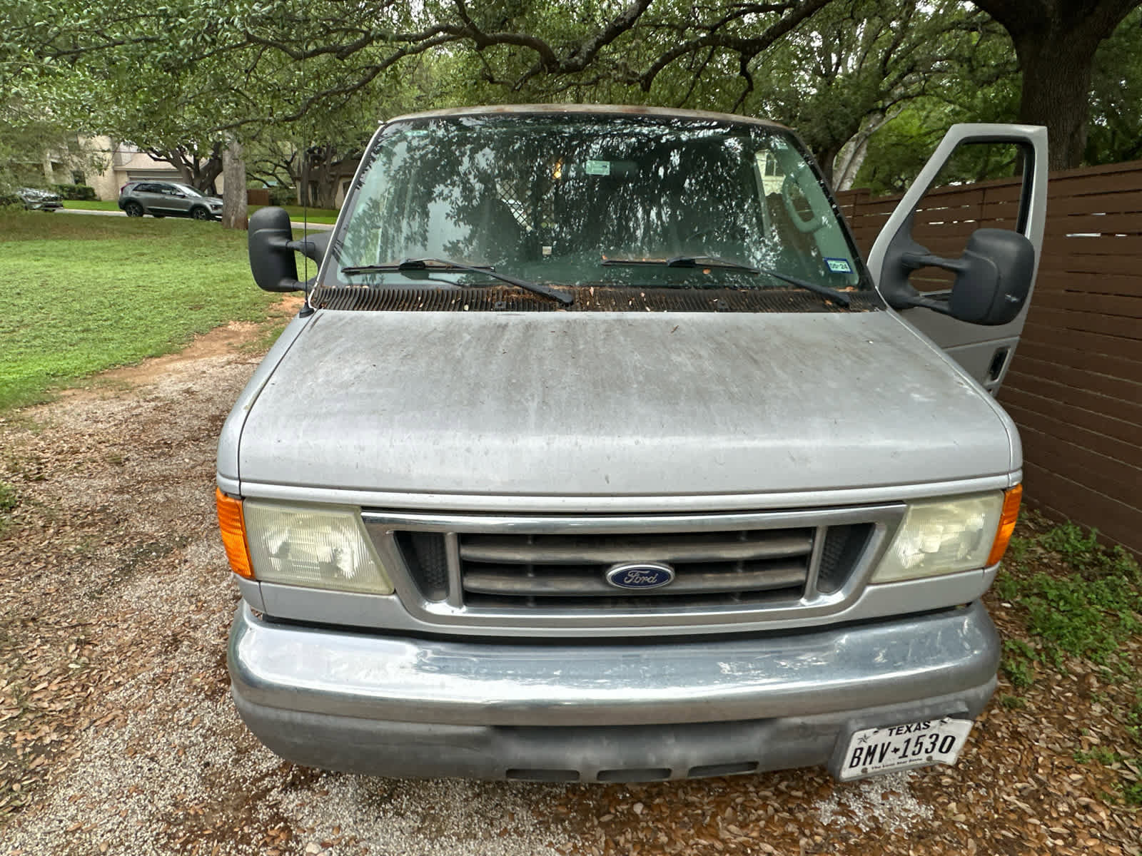 Used 2006 Ford E-250 and Econoline 250 Extended RWD image 3