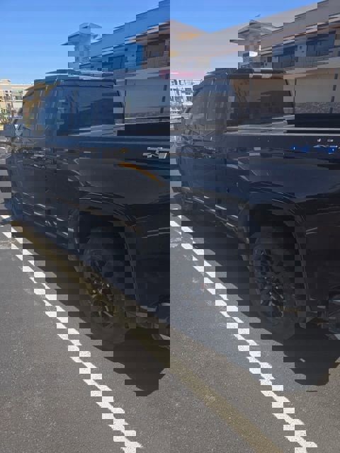 Used 2021 GMC Sierra 1500 Elevation image 3