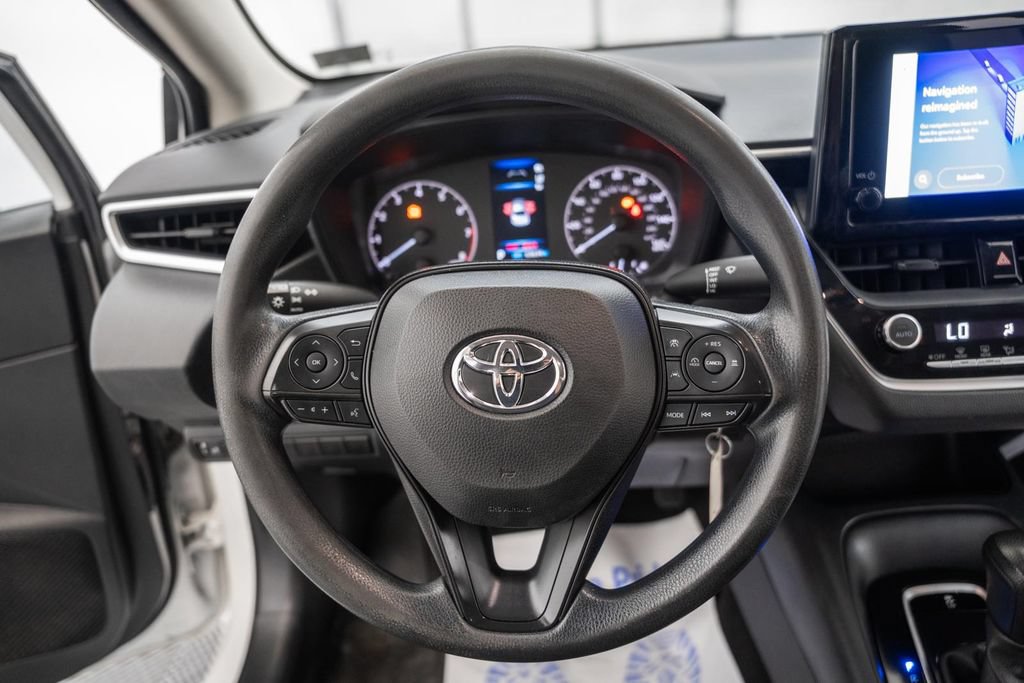 Used 2023 Toyota Corolla LE FWD image 27