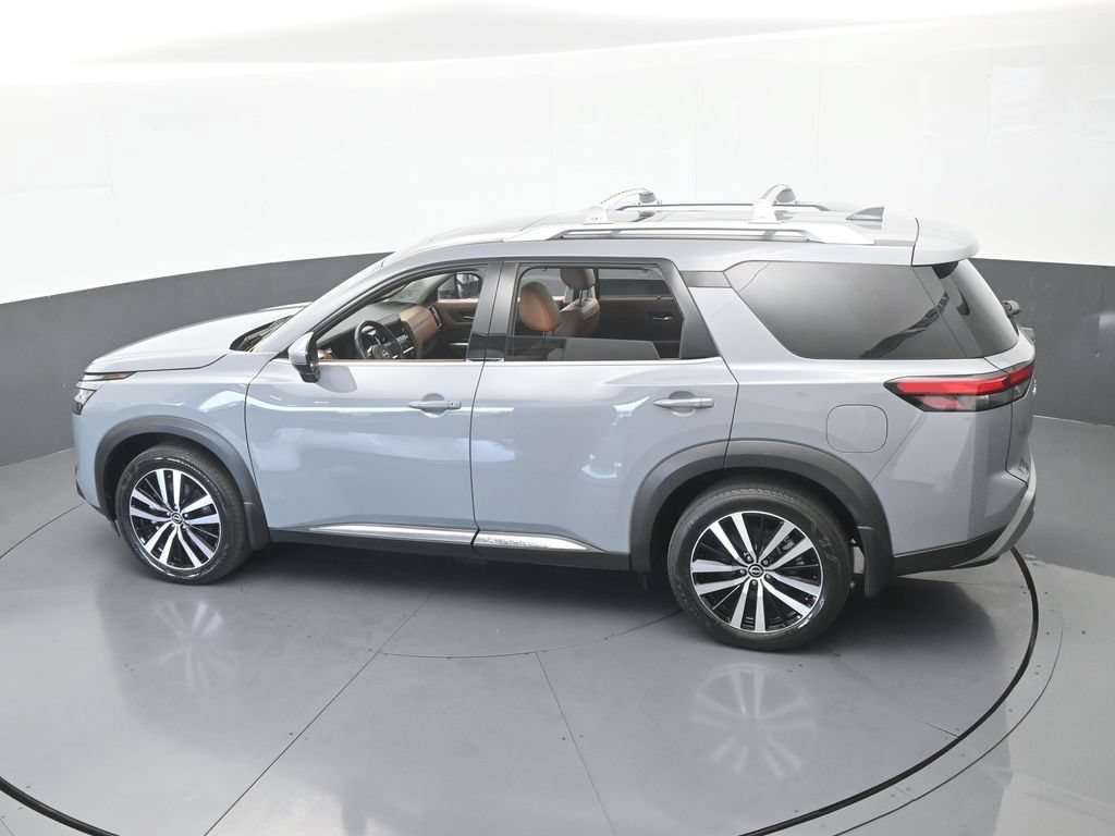 Used 2024 Nissan Pathfinder Platinum AWD/4WD image 52