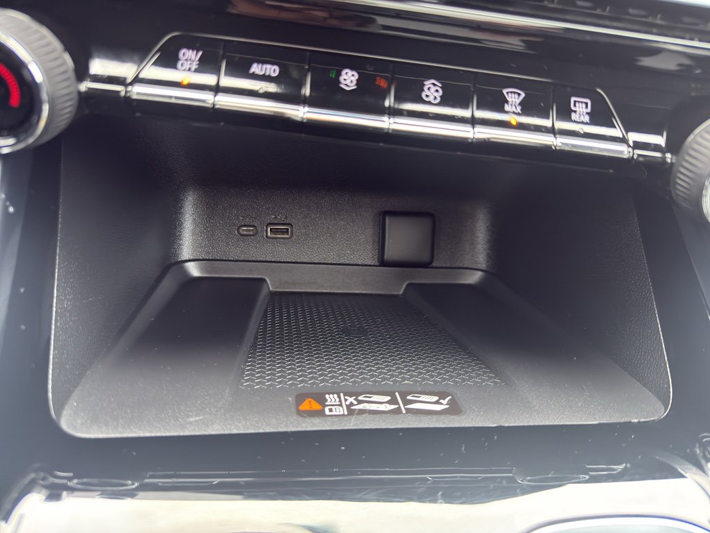 Used 2024 Chevrolet Traverse RS w/ LPO, Floor Liner Package image 21