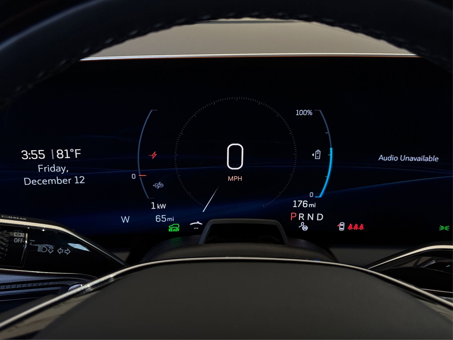 New 2025 Cadillac Optiq Luxury 2 image 18