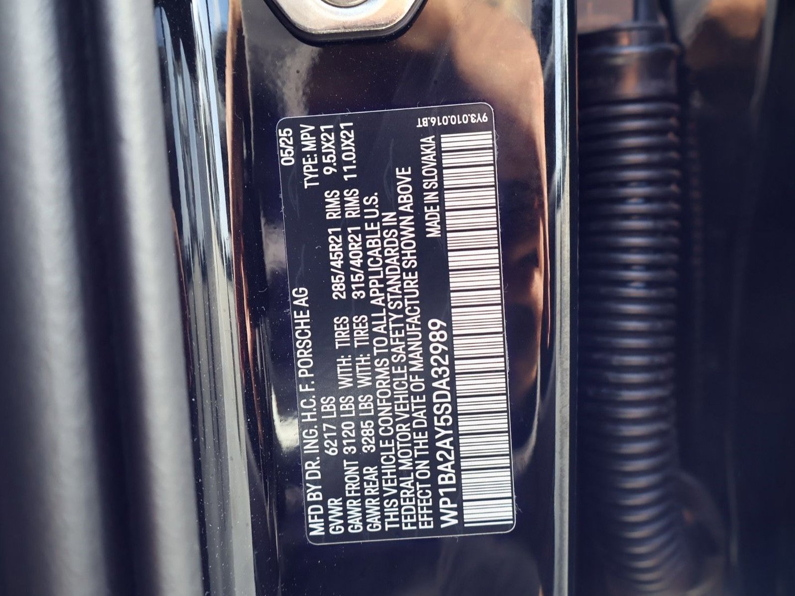 Certified 2025 Porsche Cayenne Coupe image 29