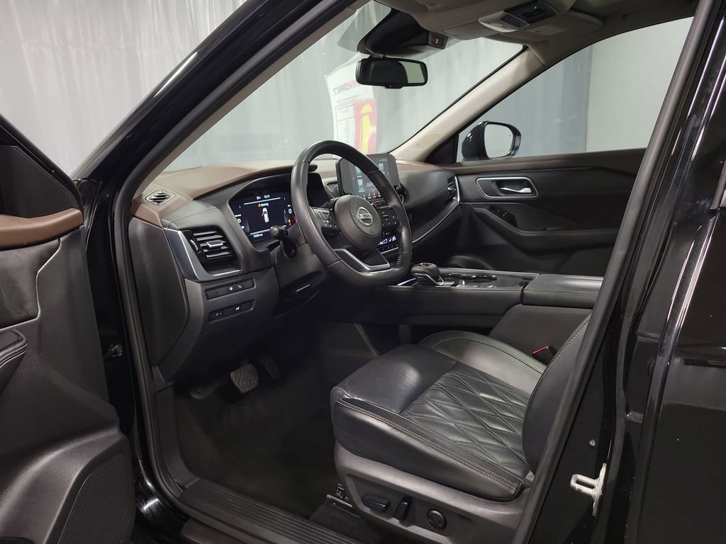 Used 2021 Nissan Rogue Platinum image 12