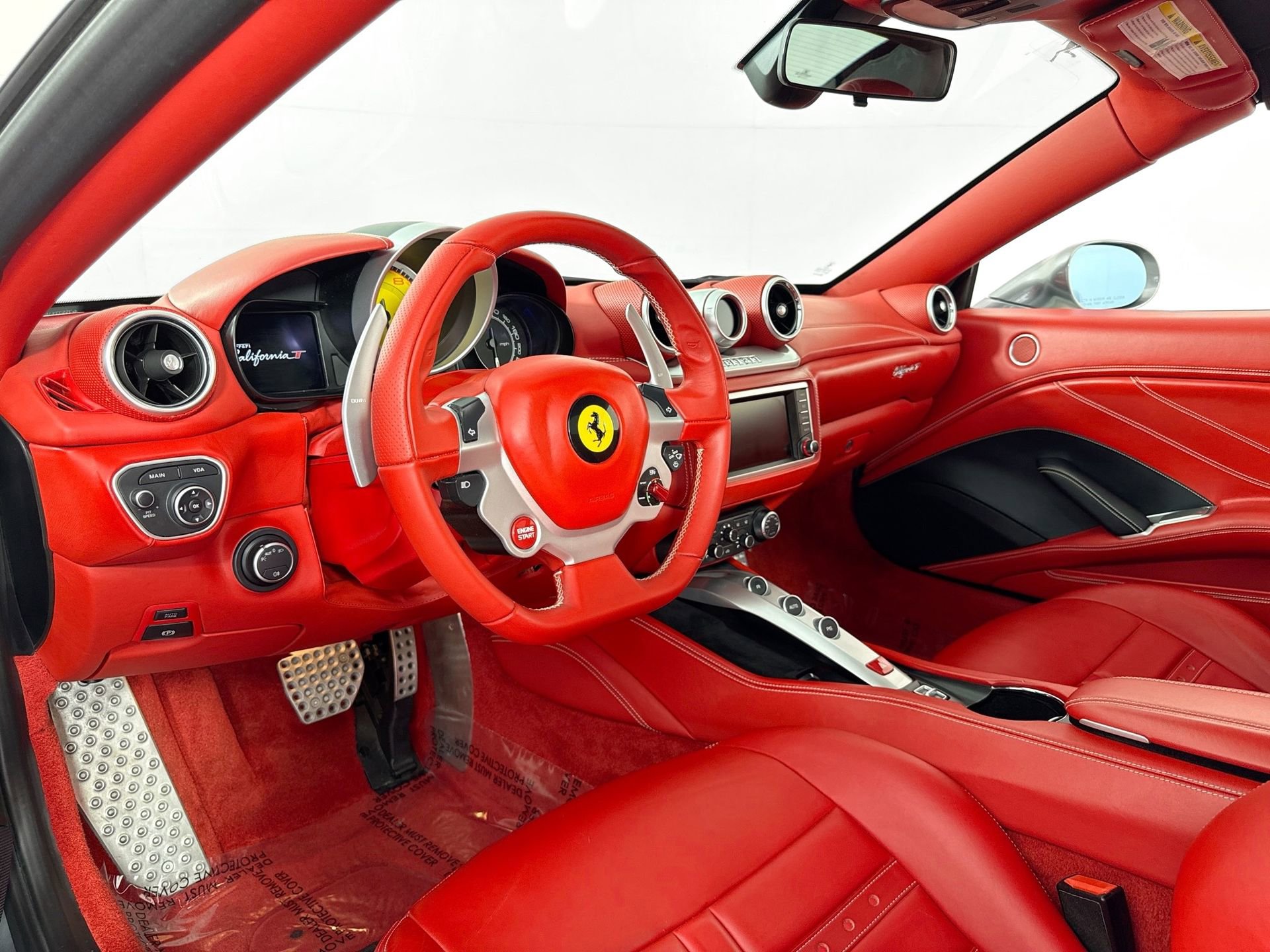 Certified 2018 Ferrari California T image 20