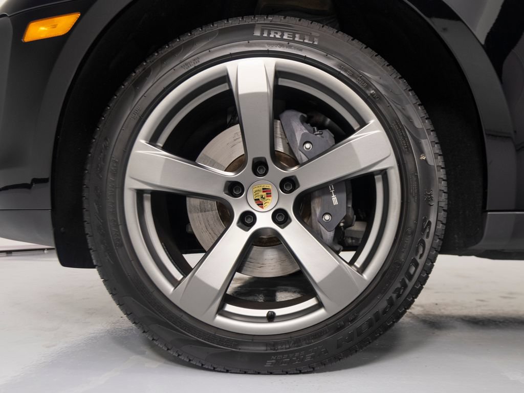 Certified 2026 Porsche Macan AWD/4WD image 15