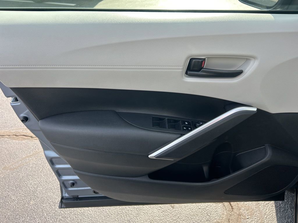 Used 2023 Toyota Corolla Cross L image 3