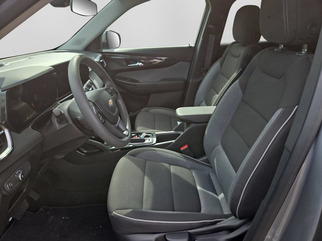 Used 2025 Chevrolet TrailBlazer LT FWD image 14