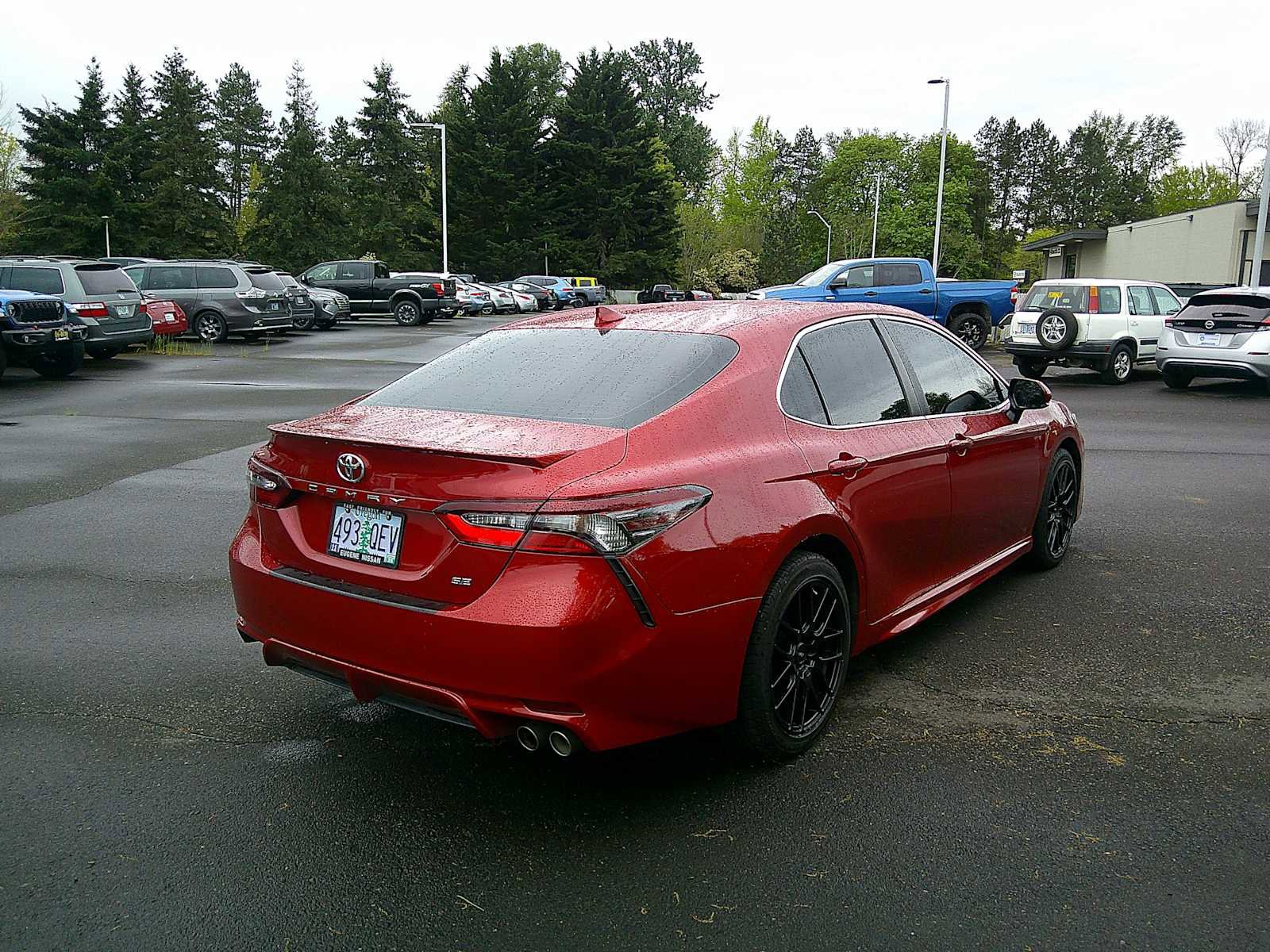 Used 2022 Toyota Camry SE w/ Convenience Package FWD image 5