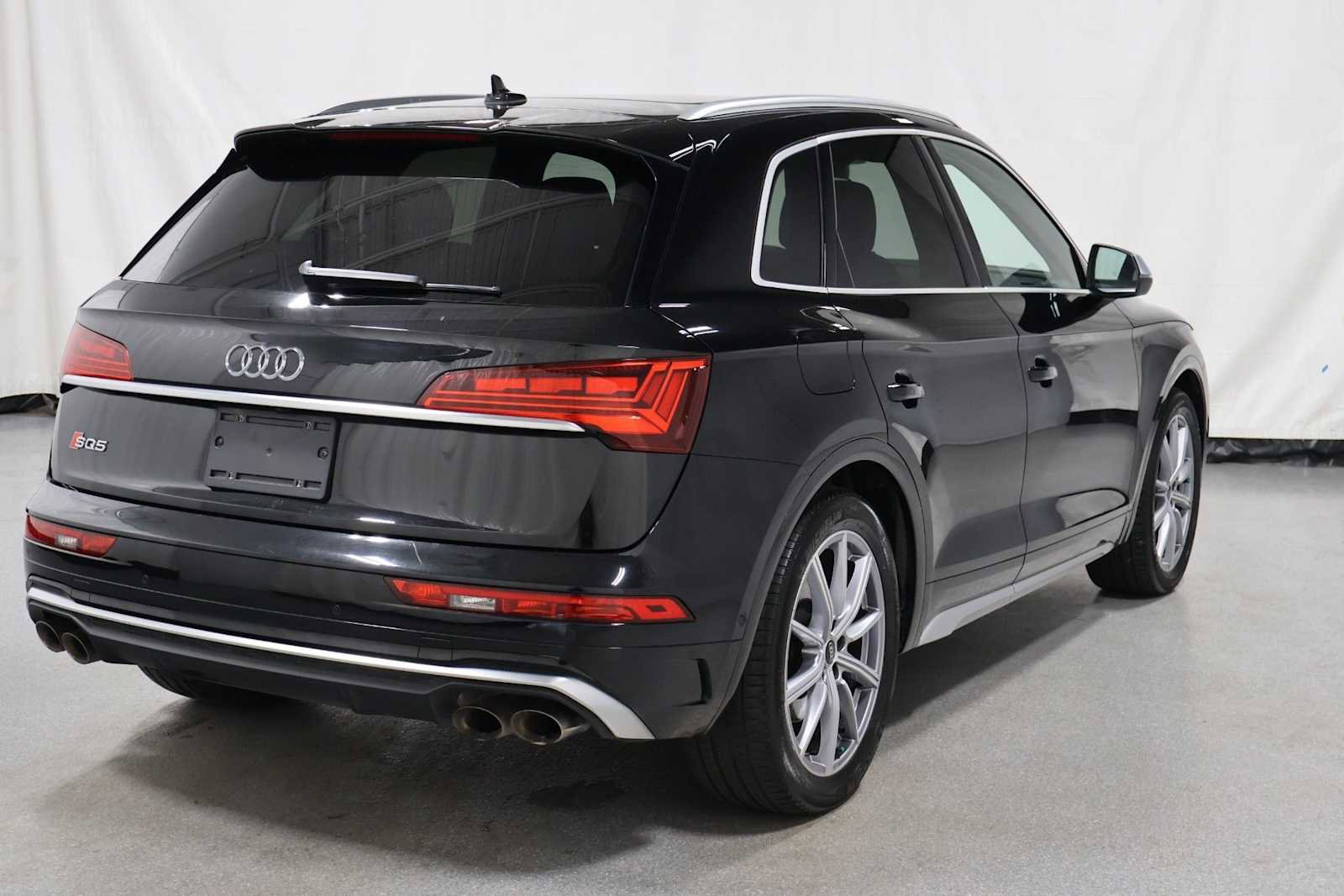Used 2023 Audi SQ5 Prestige w/ Prestige Package AWD/4WD image 9