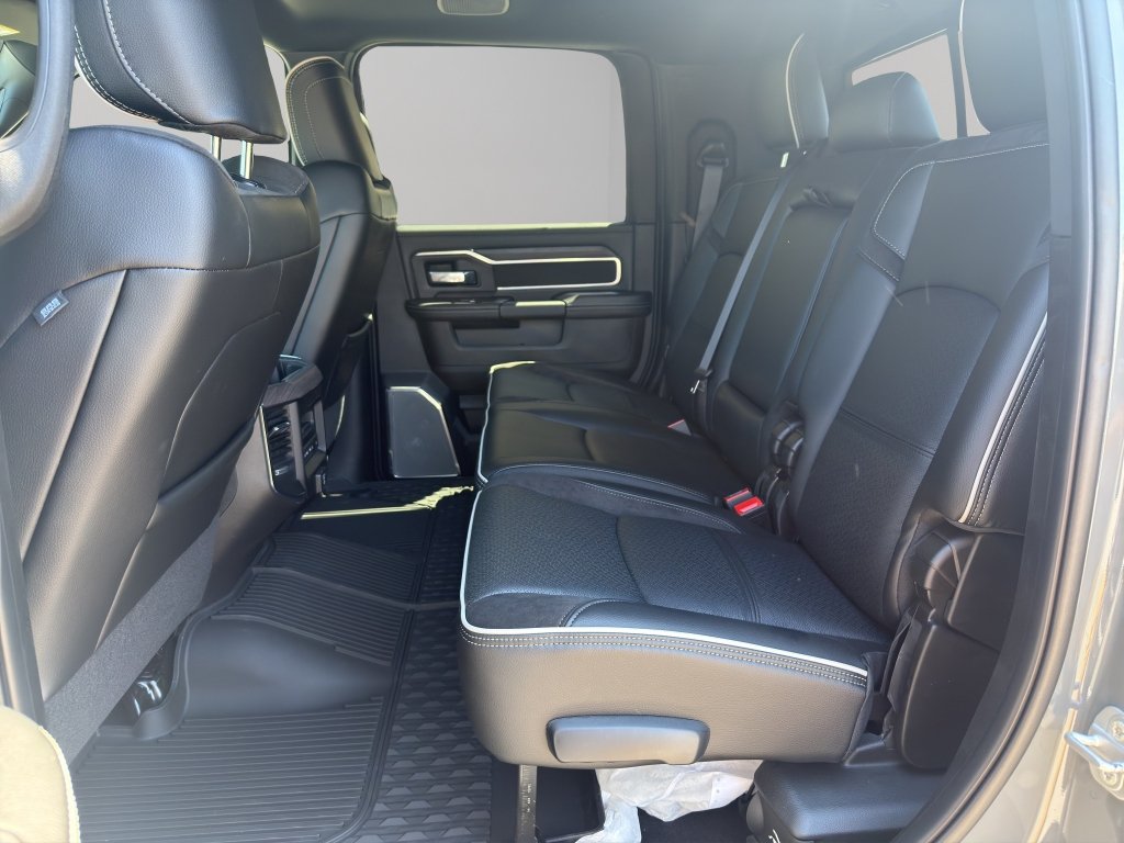 New 2026 RAM 2500 Laramie AWD/4WD image 16