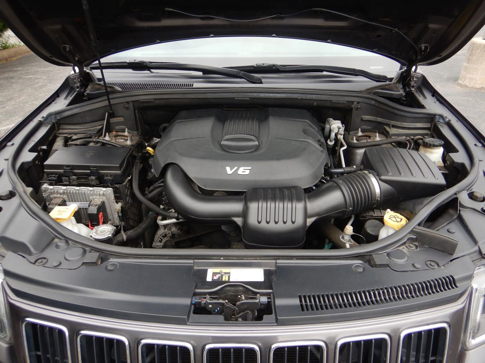 Used 2015 Jeep Grand Cherokee Limited AWD/4WD image 26
