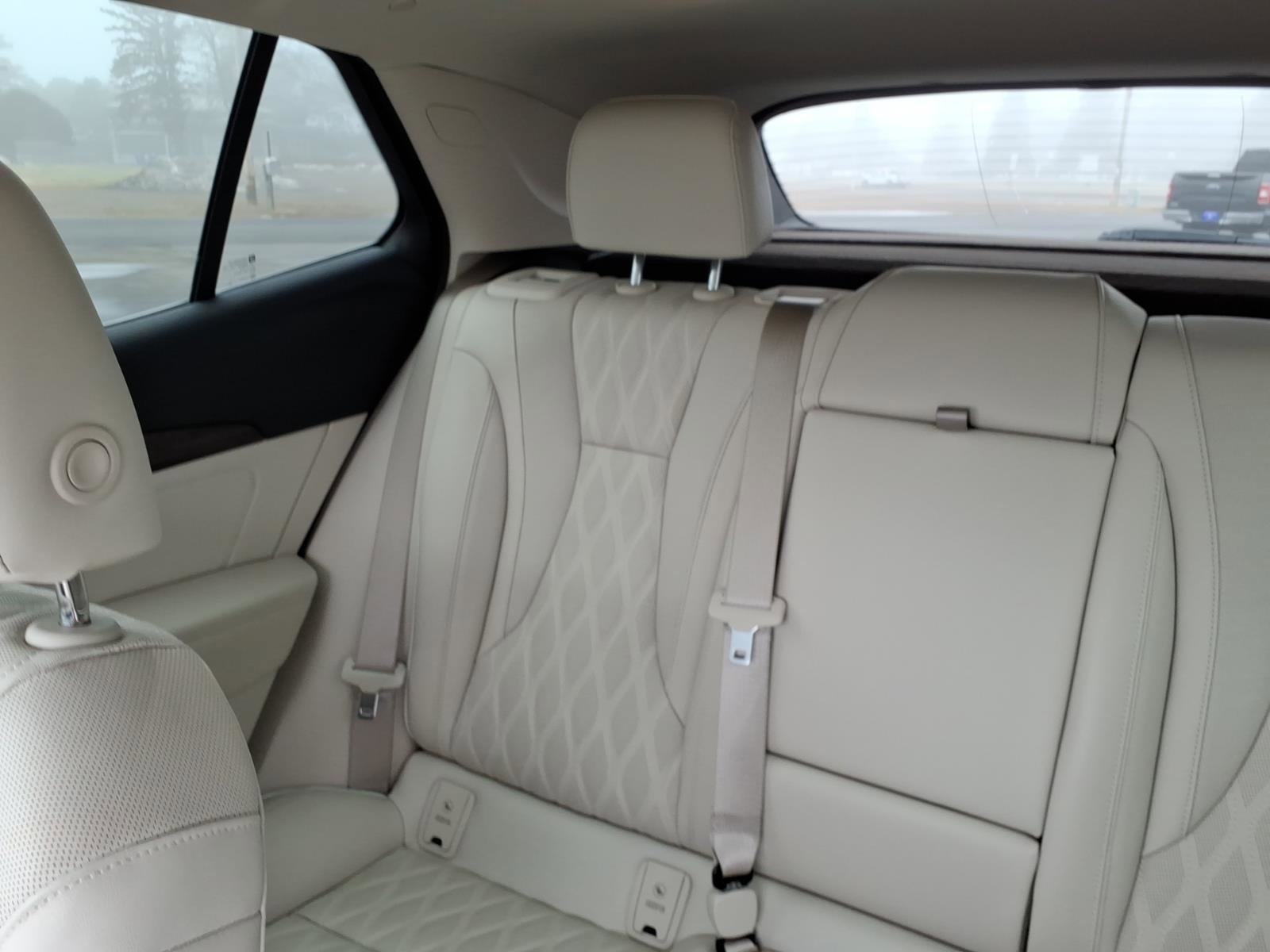 Used 2023 Buick Envision Avenir image 13