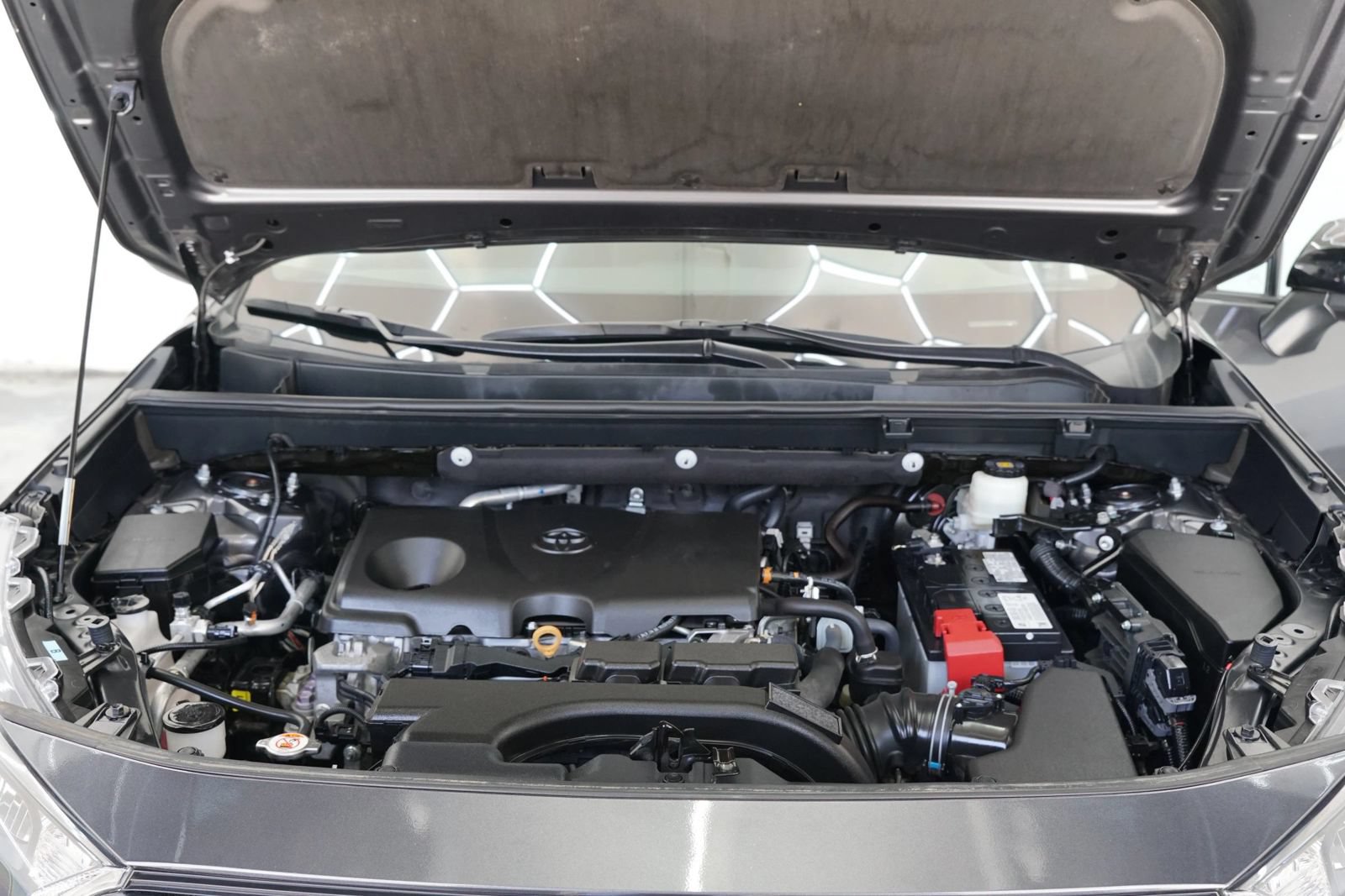 Used 2020 Toyota RAV4 LE w/ All Weather Liner Package AWD/4WD image 28