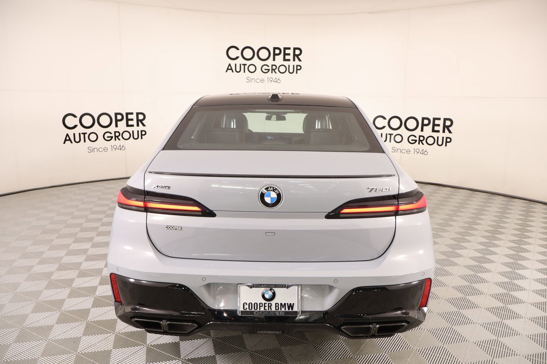 Used 2025 BMW 760i xDrive w/ Executive Package AWD/4WD image 24