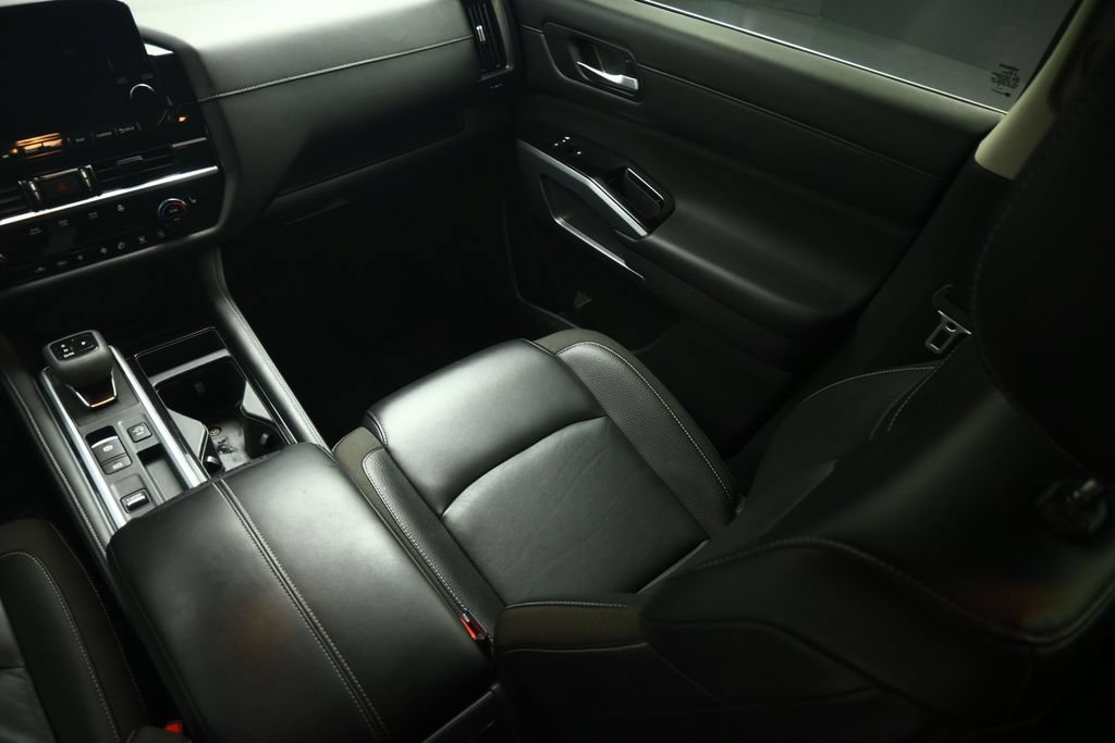 Used 2023 Nissan Pathfinder SL w/ SL Premium Package FWD image 45