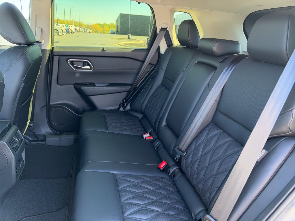 New 2026 Nissan Rogue Platinum w/ Platinum Premium Package AWD/4WD image 14