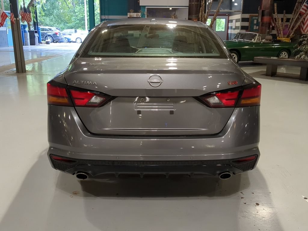 Used 2024 Nissan Altima 2.5 SR w/ SR Premium Package FWD image 9