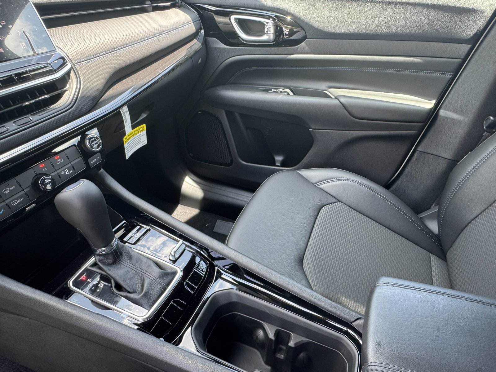 New 2026 Jeep Compass Latitude AWD/4WD image 29