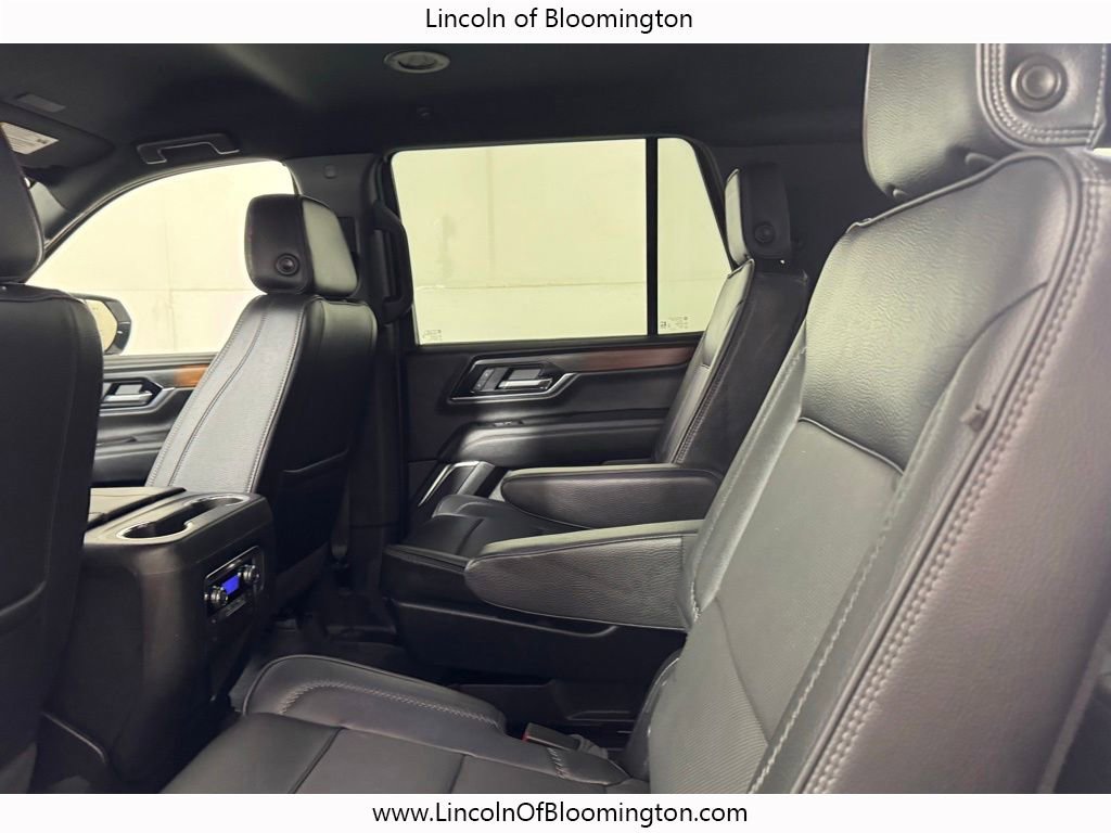 Used 2025 GMC Yukon Denali AWD/4WD image 32