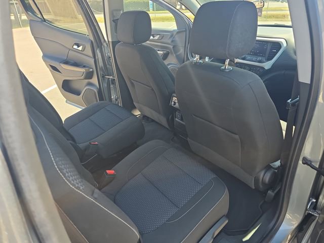 Used 2023 GMC Acadia SLE w/ Driver Convenience Package FWD image 11