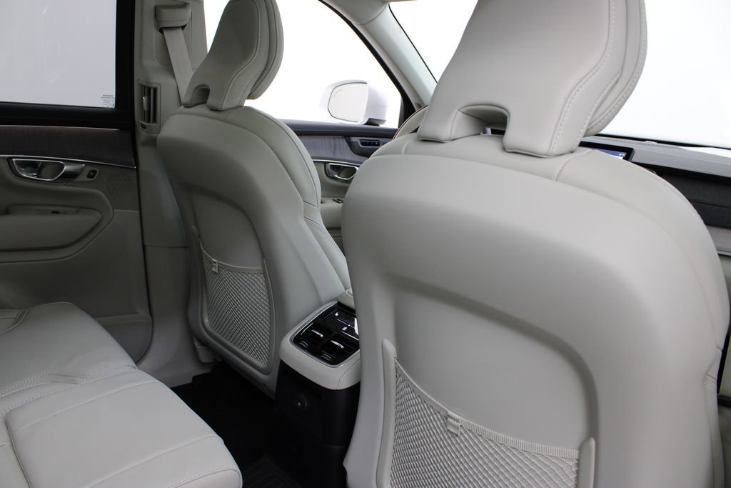 New 2026 Volvo XC90 T8 Ultra w/ Protection Package Premier AWD/4WD image 22